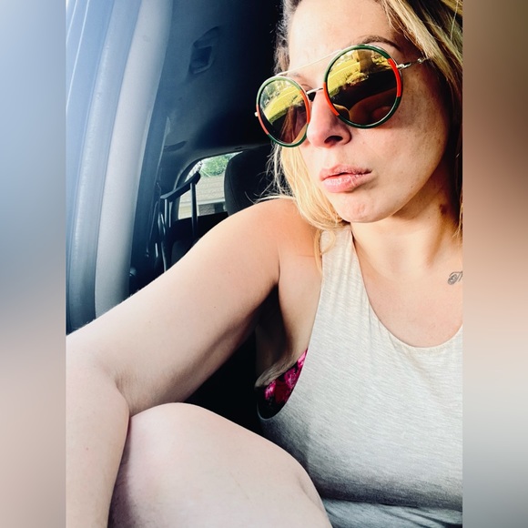 Meet your Posher, Jessica - Picture 6 of 8